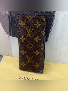 🌵Louis Vuitton Sunglasses Case 🌵